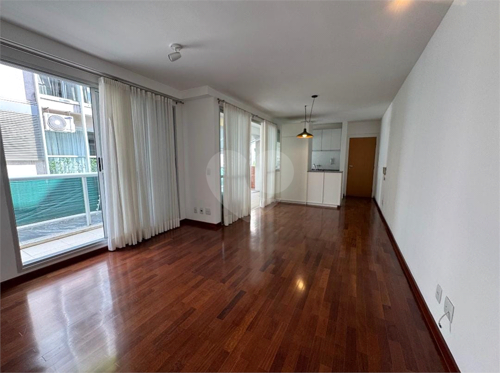 APARTAMENTO em VILA MADALENA