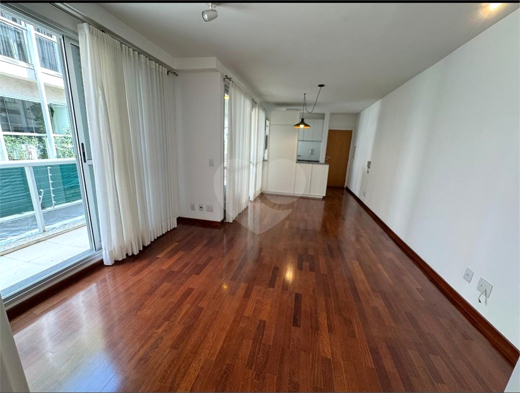 APARTAMENTO em VILA MADALENA