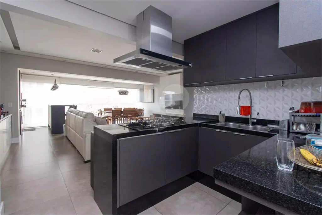 Apartamento totalmente reformado com 128m² - 3 suítes - varanda gourmet - lazer completo