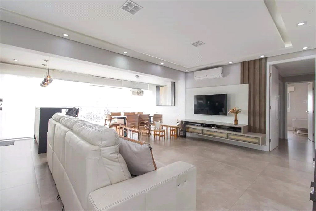 Apartamento totalmente reformado com 128m² - 3 suítes - varanda gourmet - lazer completo