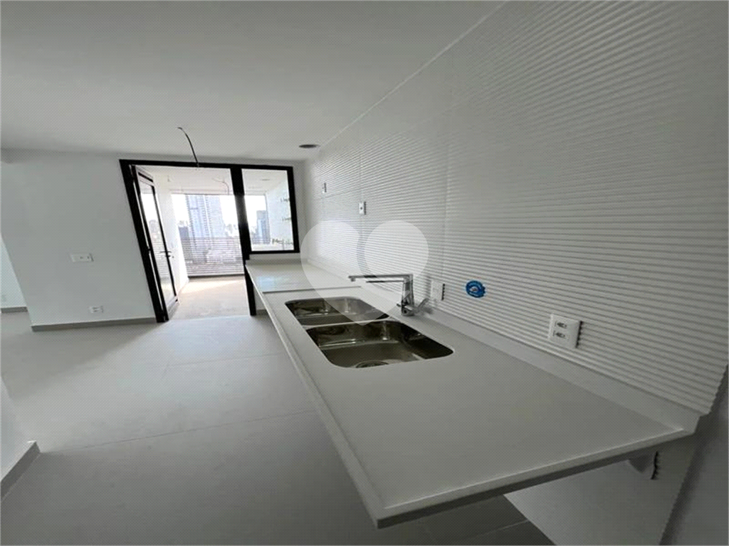 APARTAMENTO em PINHEIROS