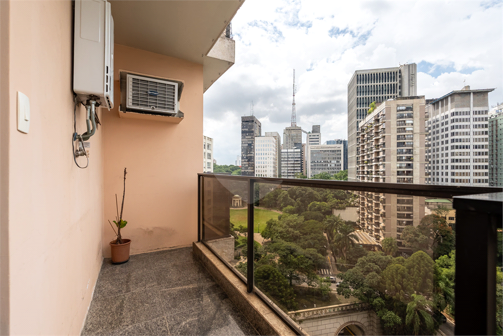 Imóvel 75m² 2 quartos, a suíte com closet, piscina e academia 2 vagas Jardins
