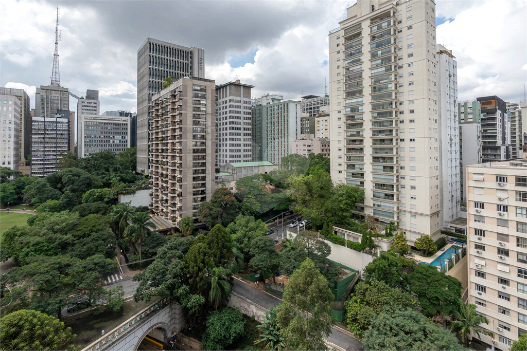 Imóvel 75m² 2 quartos, a suíte com closet, piscina e academia 2 vagas Jardins