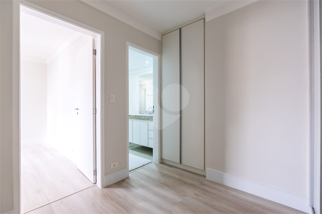 Imóvel 75m² 2 quartos, a suíte com closet, piscina e academia 2 vagas Jardins