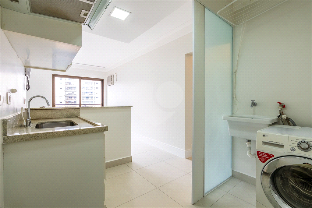 Imóvel 75m² 2 quartos, a suíte com closet, piscina e academia 2 vagas Jardins