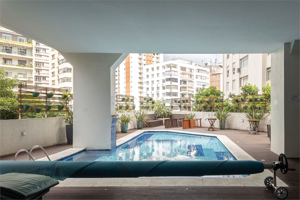 Imóvel 75m² 2 quartos, a suíte com closet, piscina e academia 2 vagas Jardins