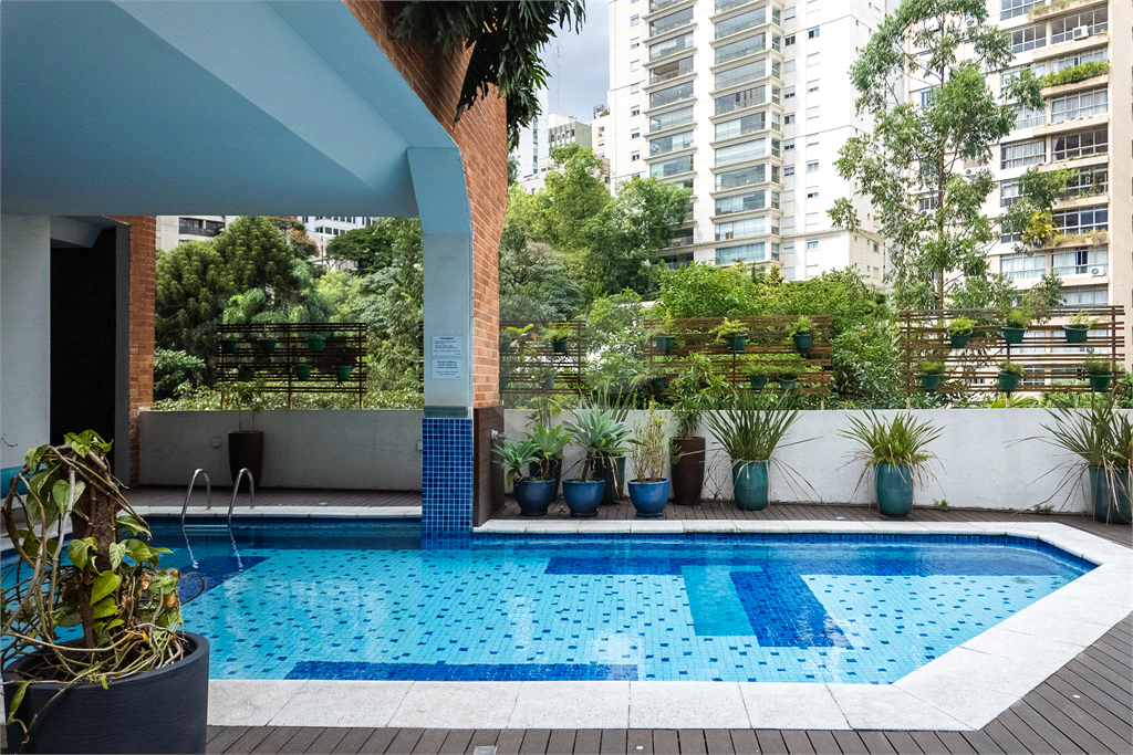 Imóvel 75m² 2 quartos, a suíte com closet, piscina e academia 2 vagas Jardins
