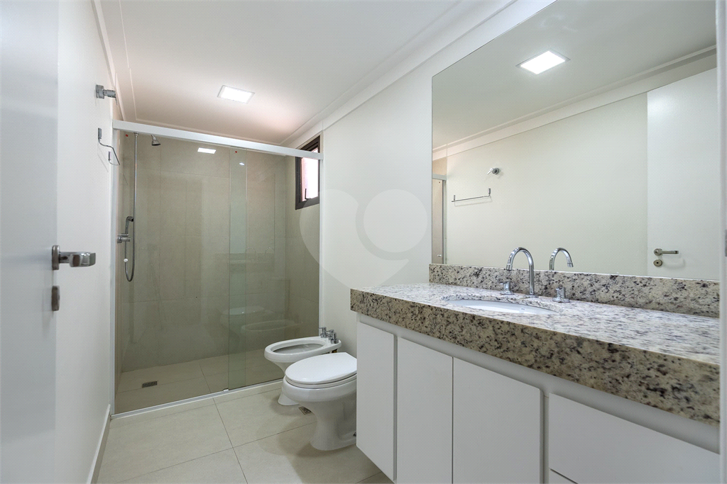 Imóvel 75m² 2 quartos, a suíte com closet, piscina e academia 2 vagas Jardins