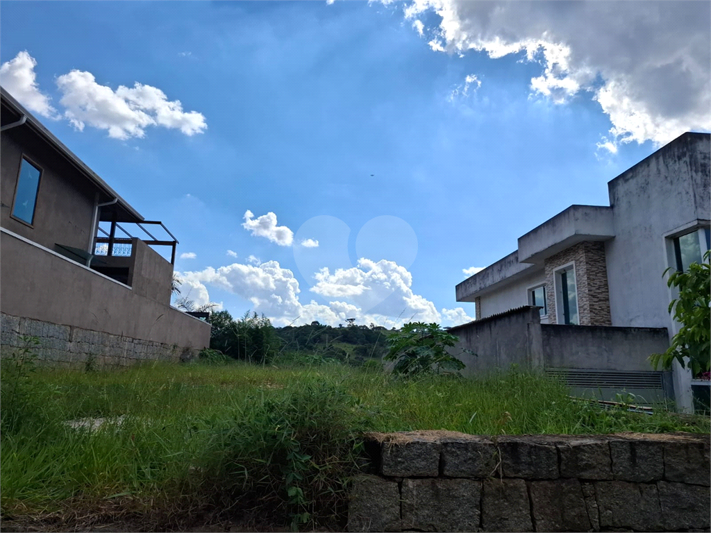 Terreno PLANO no condomínio “Parque Itaguaçu da Cantareira” com 396m2 de área