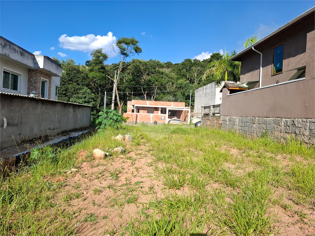 Terreno PLANO no condomínio “Parque Itaguaçu da Cantareira” com 396m2 de área