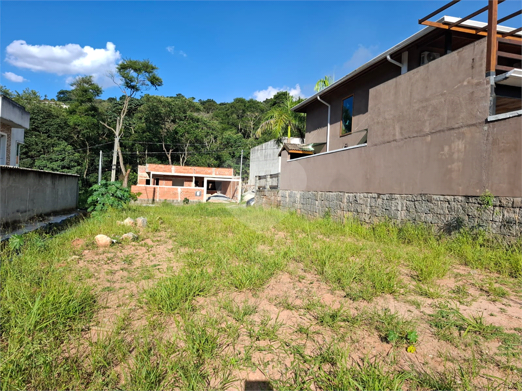 Terreno PLANO no condomínio “Parque Itaguaçu da Cantareira” com 396m2 de área