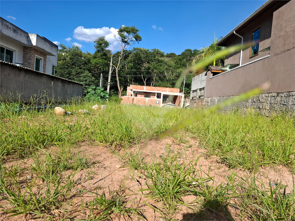 Terreno PLANO no condomínio “Parque Itaguaçu da Cantareira” com 396m2 de área
