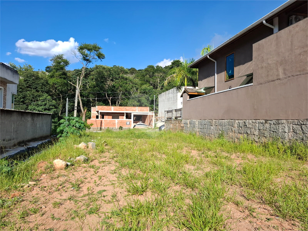 Terreno PLANO no condomínio “Parque Itaguaçu da Cantareira” com 396m2 de área