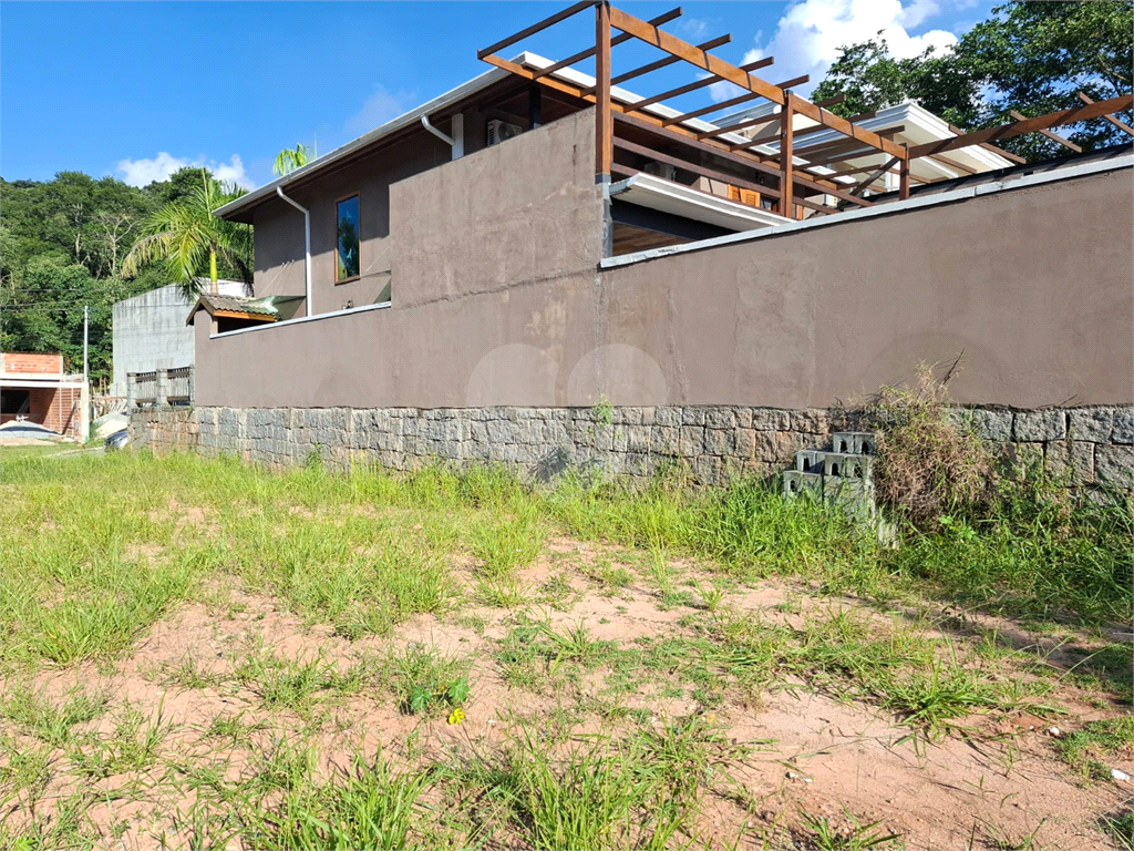 Terreno PLANO no condomínio “Parque Itaguaçu da Cantareira” com 396m2 de área