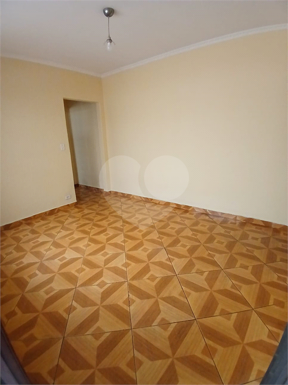 Casa com 2 dormitorios na Vila Nova Carolina a venda