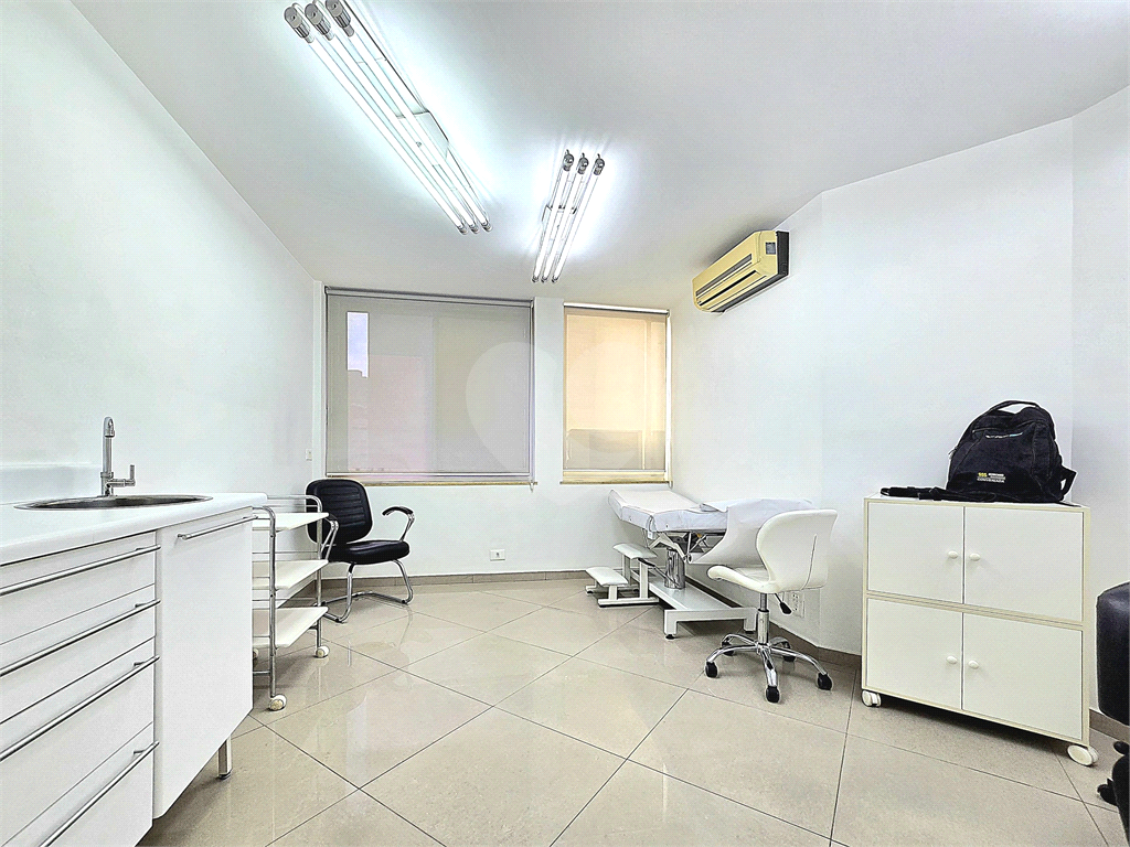 Sala comercial para venda com 2 salas 1 banheiro na Bela Vista São Paulo - SP