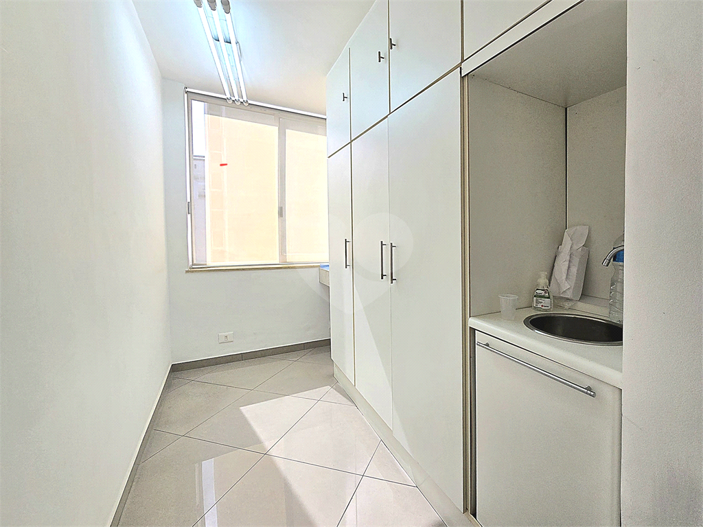 Sala comercial para venda com 1 sala grande 1 banheiro 1 vaga na Bela Vista São Paulo - SP