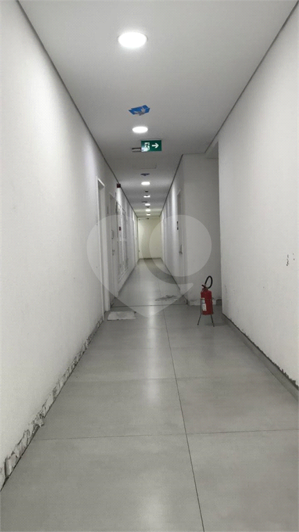 Sala comercial para Locação e Venda a 100 metros do metrô Faria Lima.