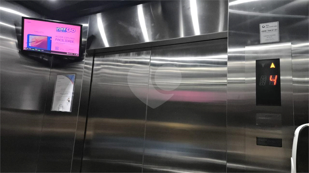 Sala comercial para Locação e Venda a 100 metros do metrô Faria Lima.