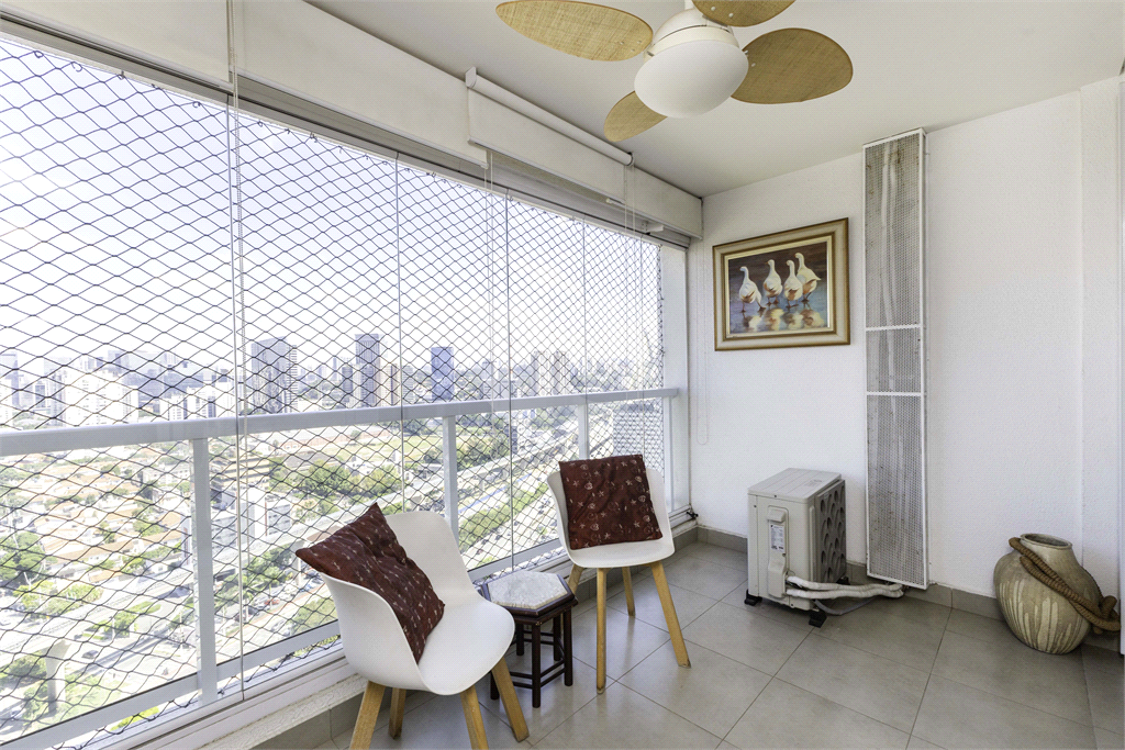 APARTAMENTO 68 m², 2 QUARTOS E 2 VAGAS NO BROOKLIN - S.P. PARA VENDA OU LOCAÇÃO