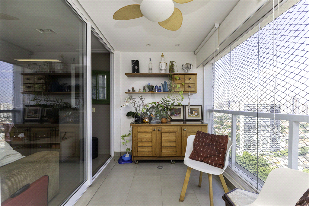 APARTAMENTO 68 m², 2 QUARTOS E 2 VAGAS NO BROOKLIN - S.P. PARA VENDA OU LOCAÇÃO