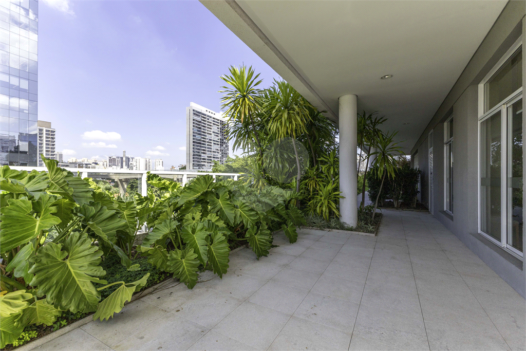 APARTAMENTO 68 m², 2 QUARTOS E 2 VAGAS NO BROOKLIN - S.P. PARA VENDA OU LOCAÇÃO