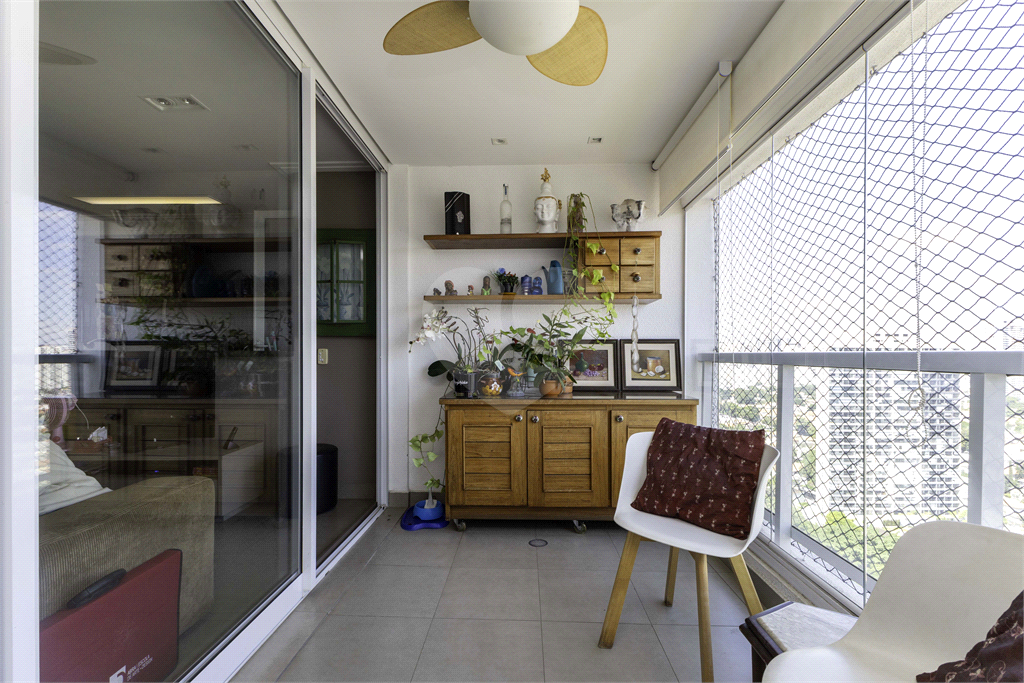 APARTAMENTO 68 m², 2 QUARTOS E 2 VAGAS NO BROOKLIN - S.P. PARA VENDA OU LOCAÇÃO