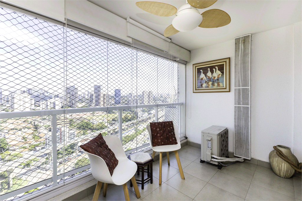 APARTAMENTO 68 m², 2 QUARTOS E 2 VAGAS NO BROOKLIN - S.P. PARA VENDA OU LOCAÇÃO