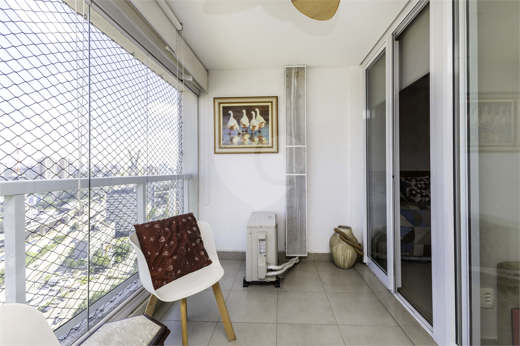 APARTAMENTO 68 m², 2 QUARTOS E 2 VAGAS NO BROOKLIN - S.P. PARA VENDA OU LOCAÇÃO