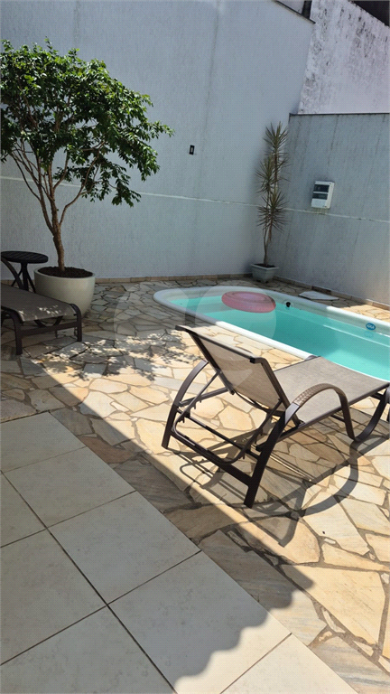 SOBRADO em CONVÍVIO RESIDENCIAL SANTANA