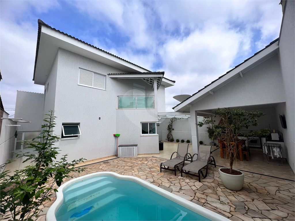 SOBRADO em CONVÍVIO RESIDENCIAL SANTANA