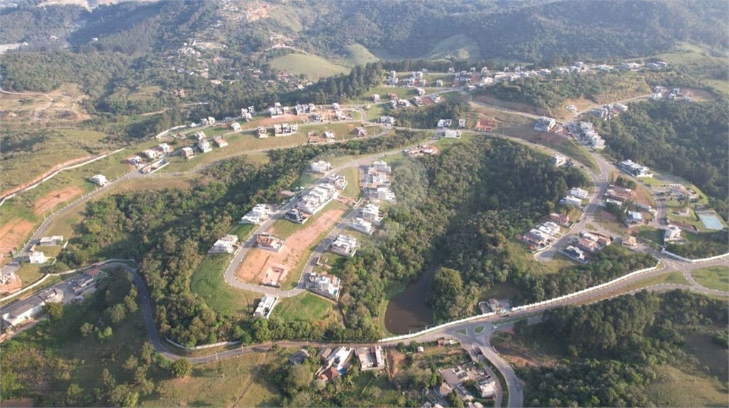 SOBRADO em SANTANA DE PARNAÍBA
