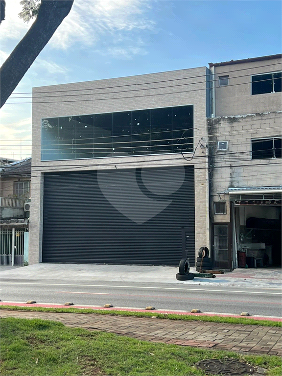 Loja Comercial de Alto Padrão para Locação na Avenida Ataliba Leonel!