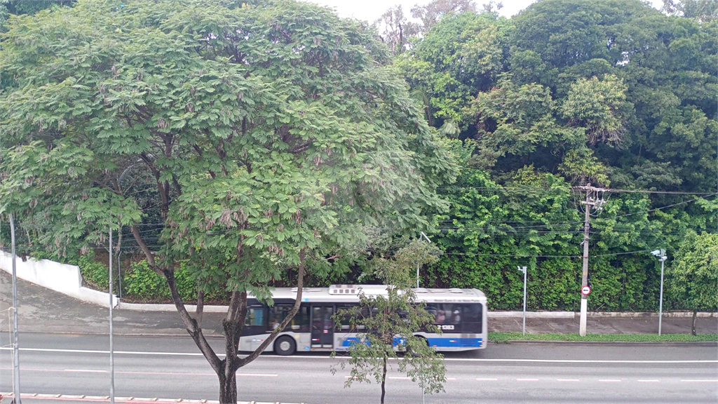 Loja Comercial de Alto Padrão para Locação na Avenida Ataliba Leonel!