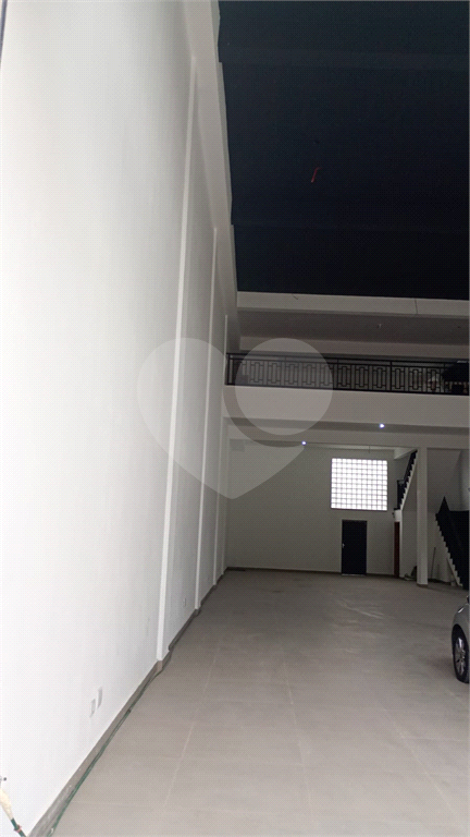 Loja Comercial de Alto Padrão para Locação na Avenida Ataliba Leonel!