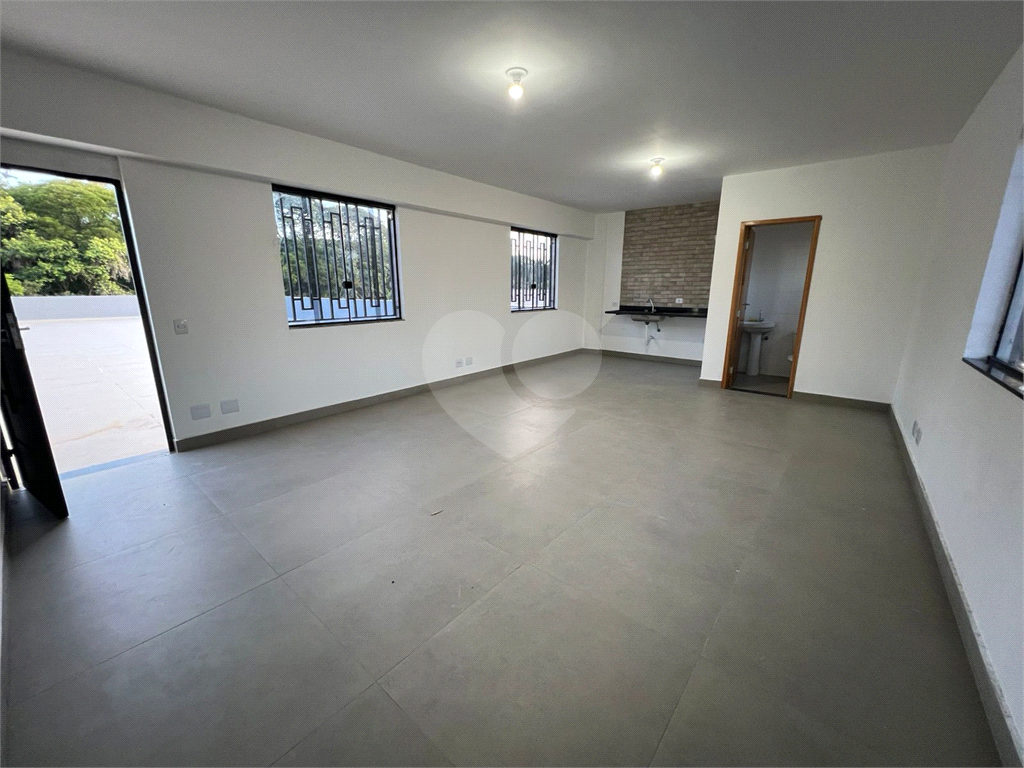 Loja Comercial de Alto Padrão para Locação na Avenida Ataliba Leonel!