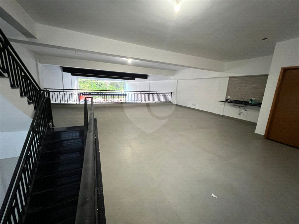 Loja Comercial de Alto Padrão para Locação na Avenida Ataliba Leonel!