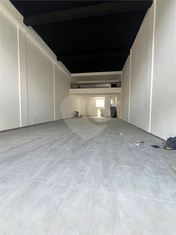 Loja Comercial de Alto Padrão para Locação na Avenida Ataliba Leonel!