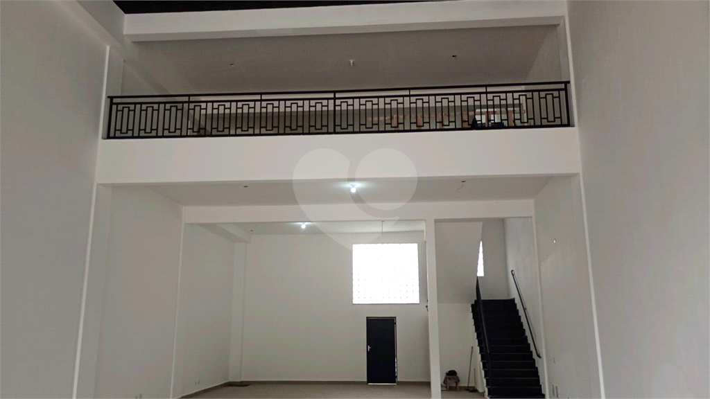 Loja Comercial de Alto Padrão para Locação na Avenida Ataliba Leonel!