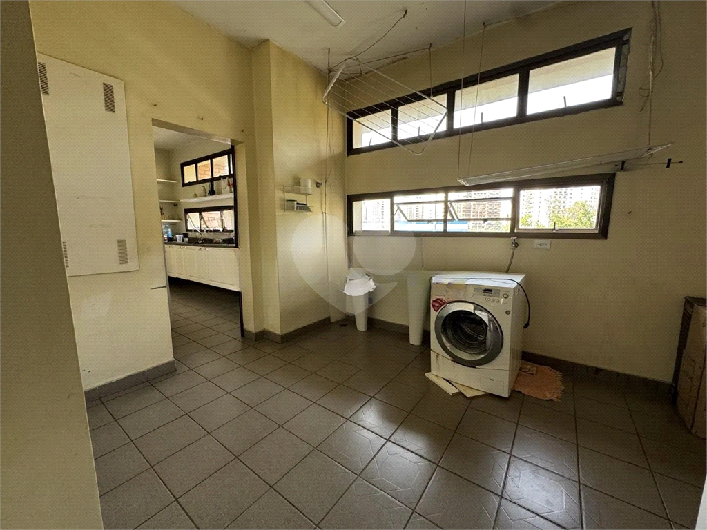APARTAMENTO em MORUMBI