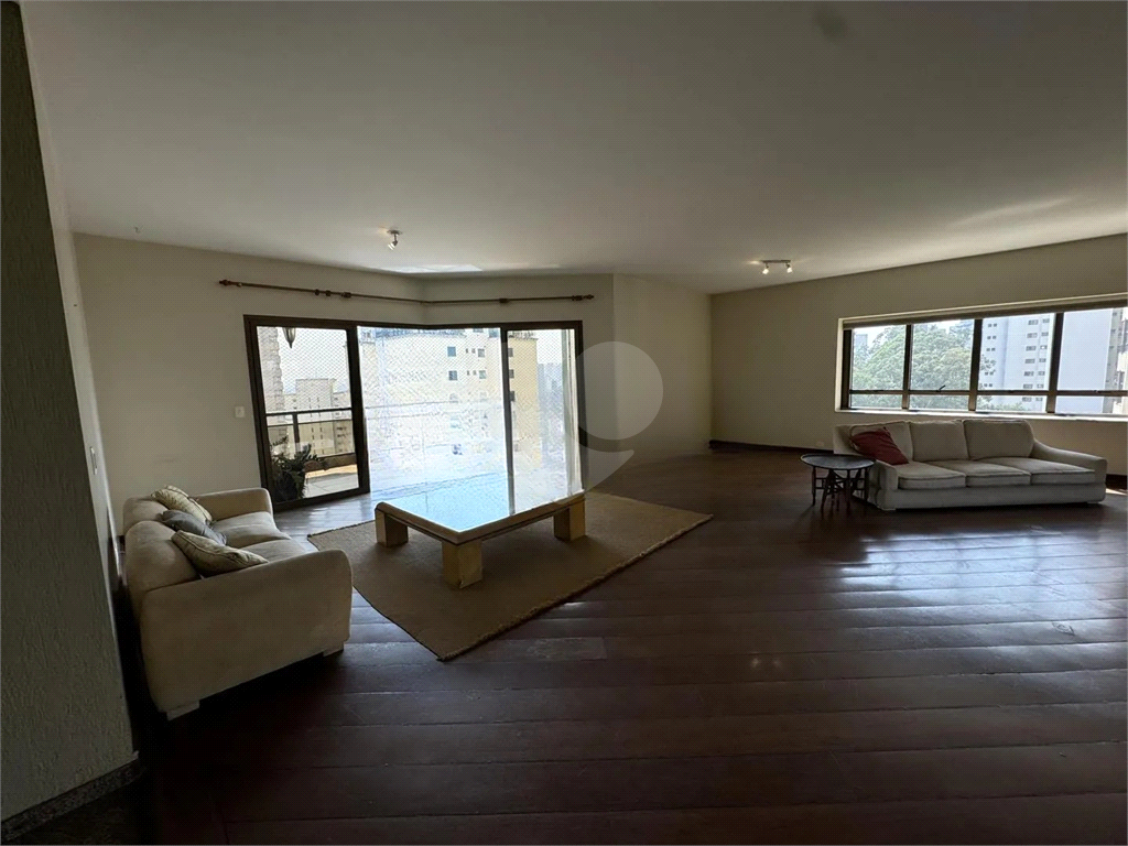 APARTAMENTO em MORUMBI