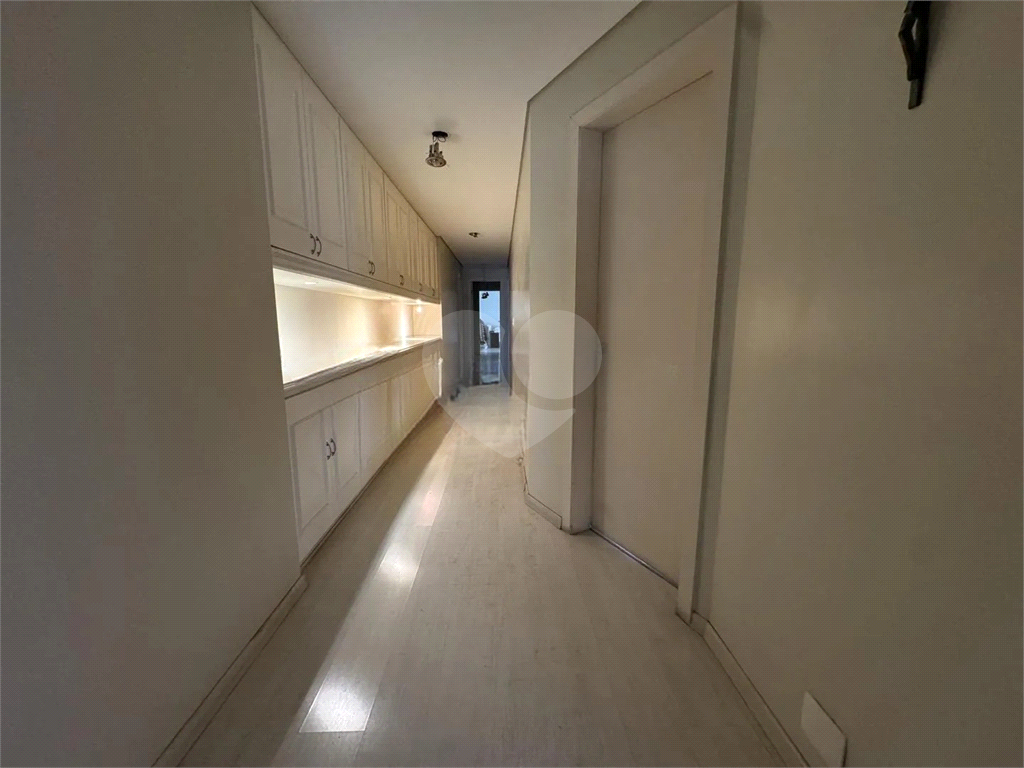 APARTAMENTO em MORUMBI