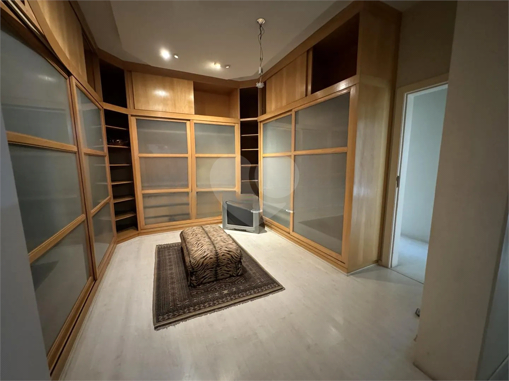 APARTAMENTO em MORUMBI