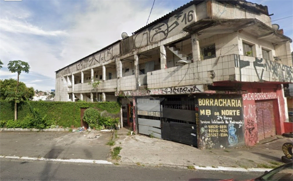 PRÉDIO INTEIRO em LIMÃO