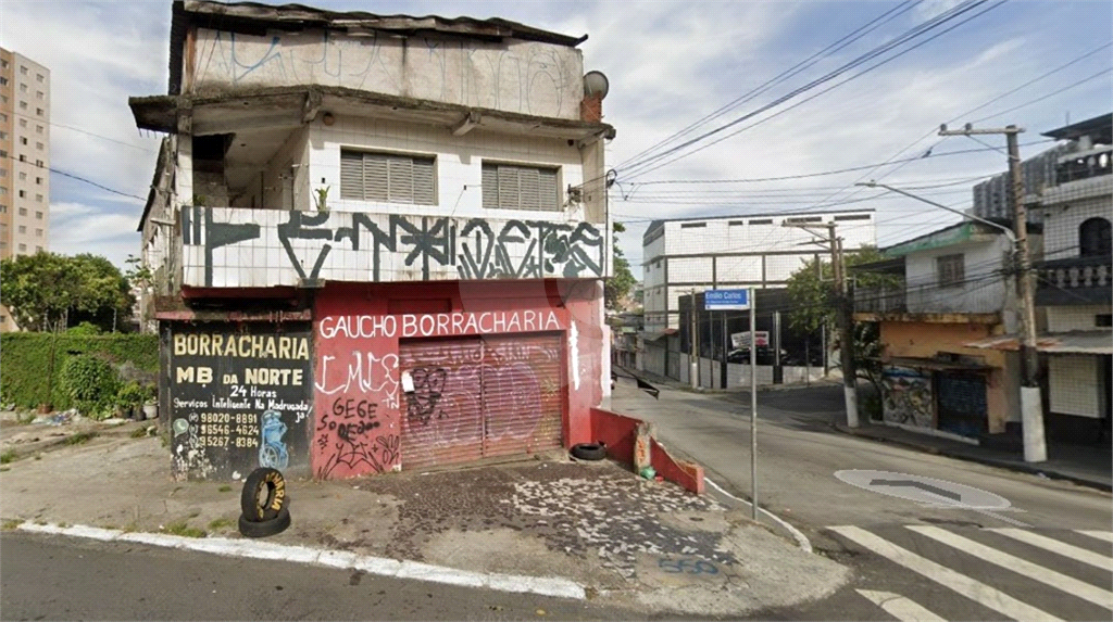 PRÉDIO INTEIRO em LIMÃO