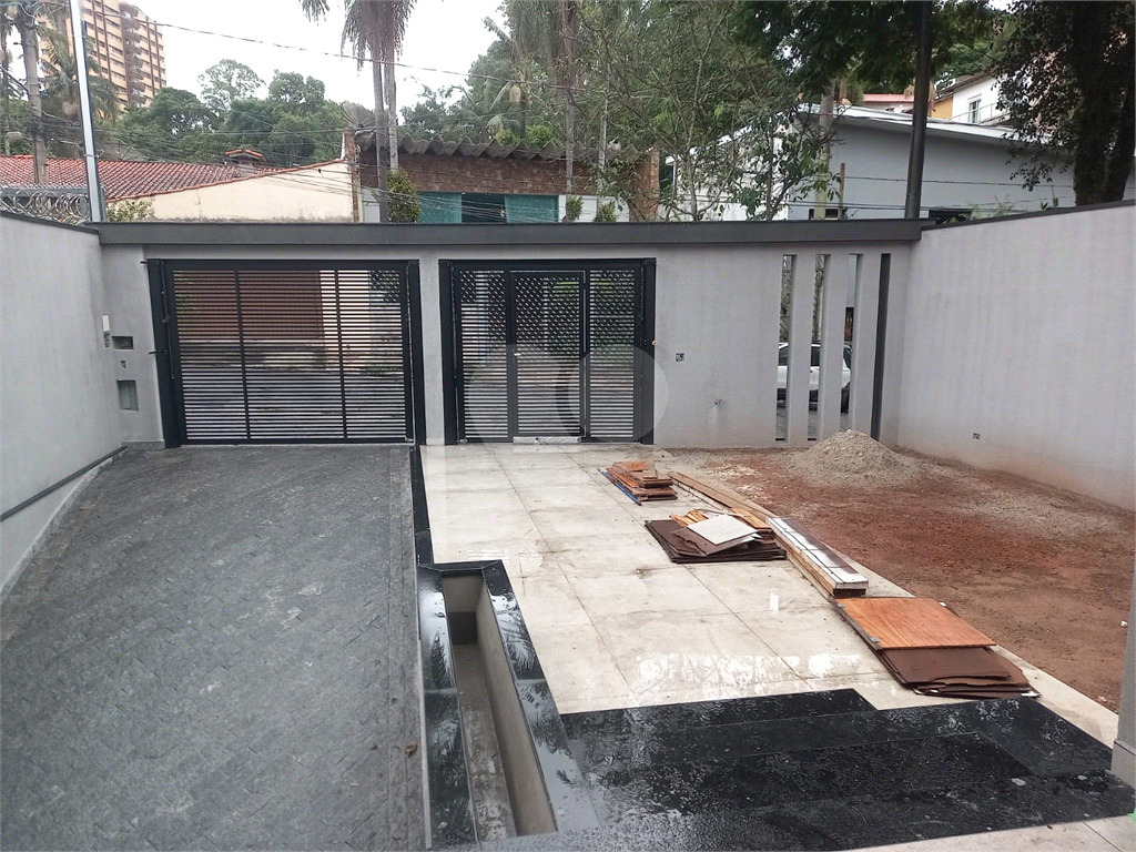 Casa Térrea Nova Alto Padrão Jd. Floresta  Com 395m² de conforto e sofisticação!