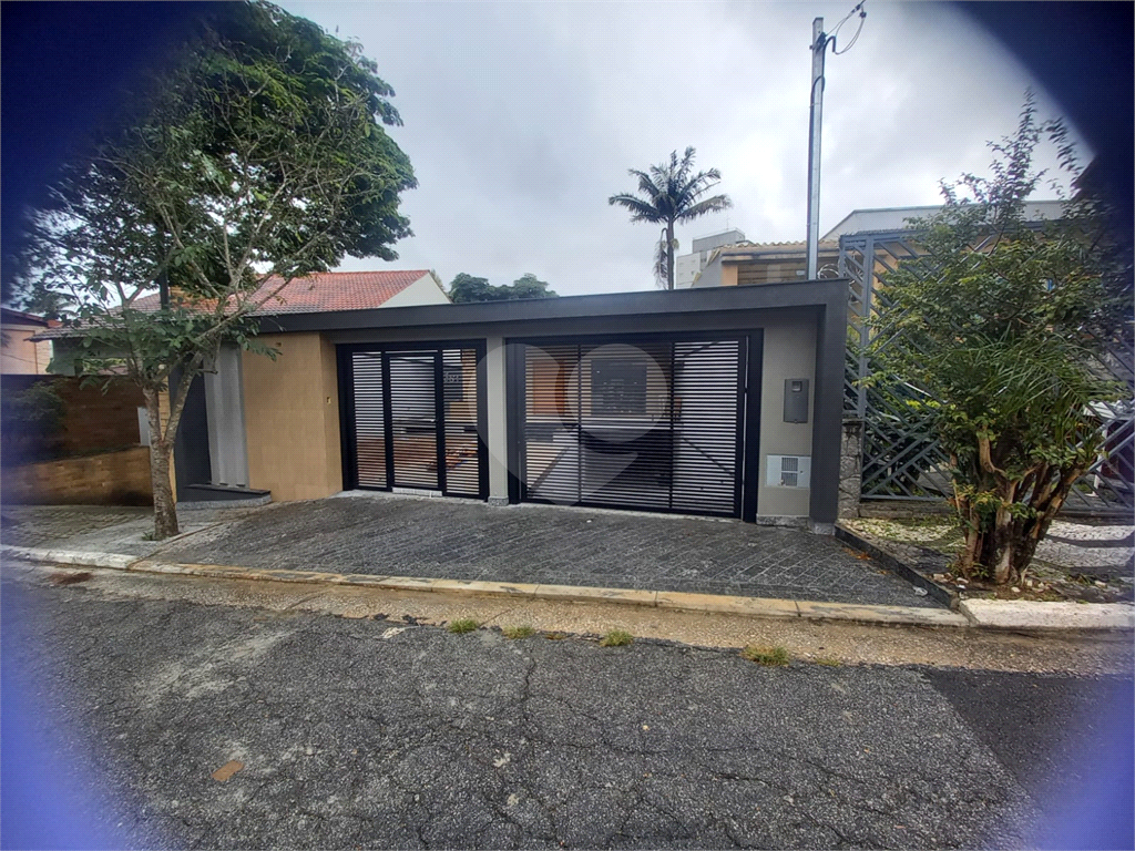 Casa Térrea Nova Alto Padrão Jd. Floresta  Com 395m² de conforto e sofisticação!