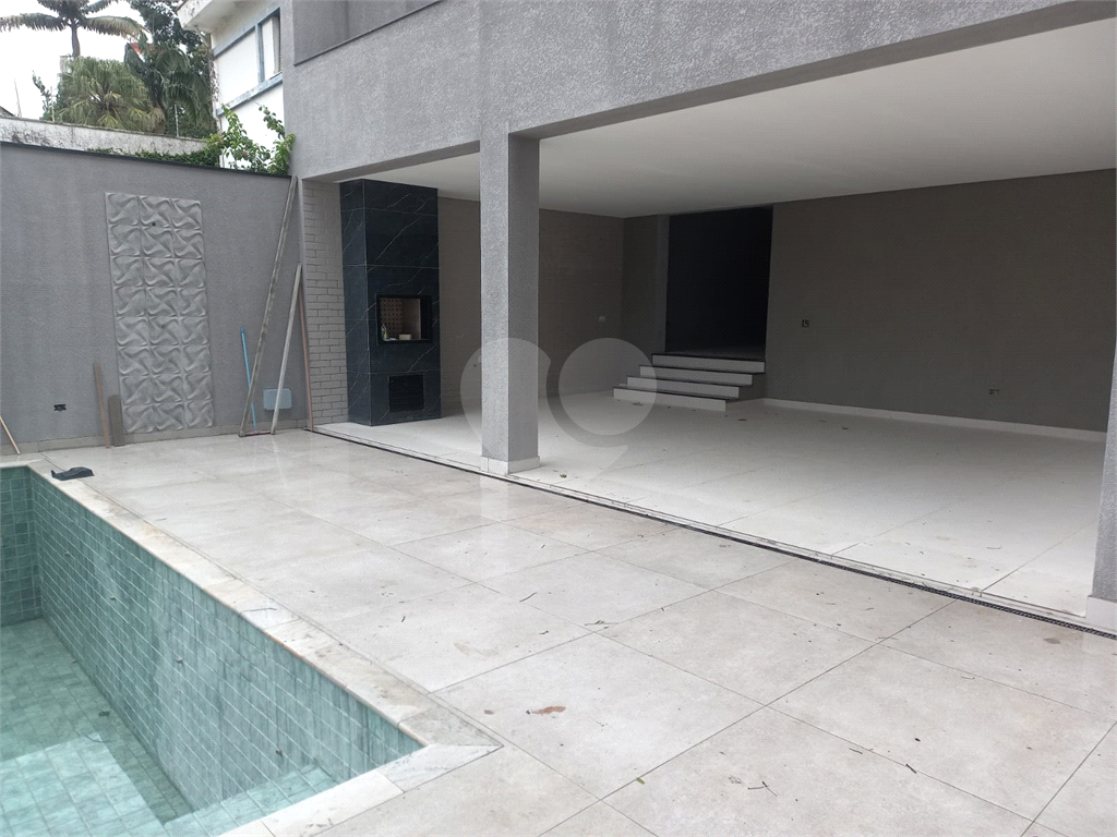 Casa Térrea Nova Alto Padrão Jd. Floresta  Com 395m² de conforto e sofisticação!