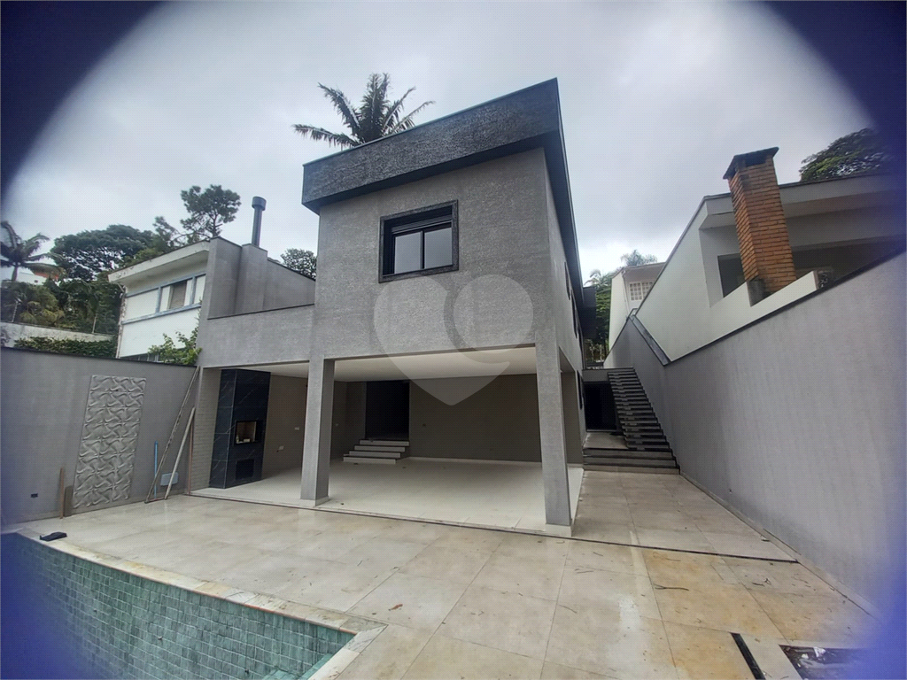 Casa Térrea Nova Alto Padrão Jd. Floresta  Com 395m² de conforto e sofisticação!