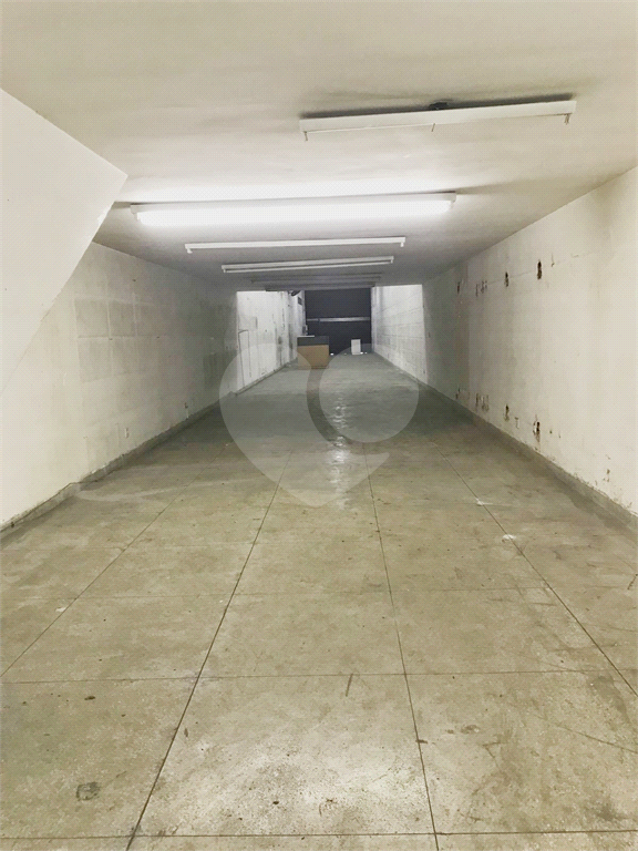 7 minutos do Metrô.